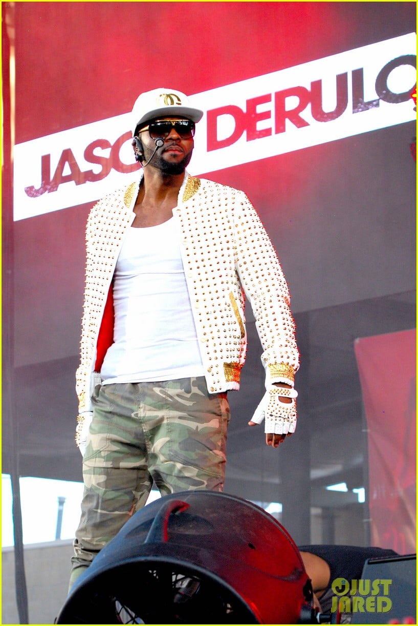 Iggy Azalea &amp; Austin Mahone Heat Up Summer Bash 2014