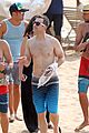 zachary levi shirtless hawaii beach vacation 13