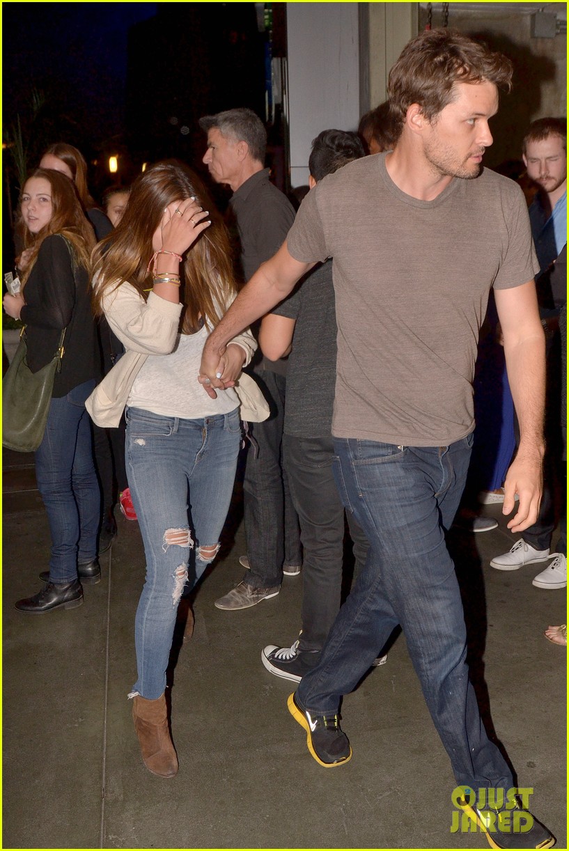 Chloe Bennet & Austin Nichols Get Cozy for Date Night!: Photo 3130532