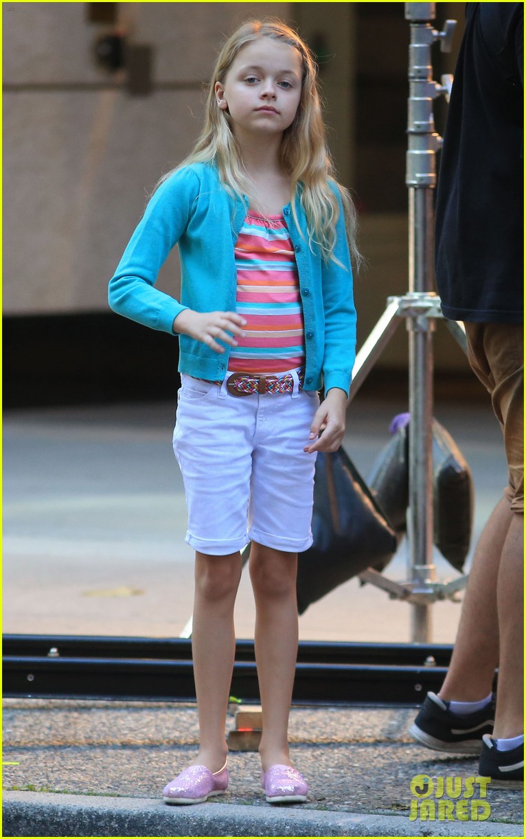 Scruffy Milo Ventimiglia &amp; Lily Rabe Continue Filming �The