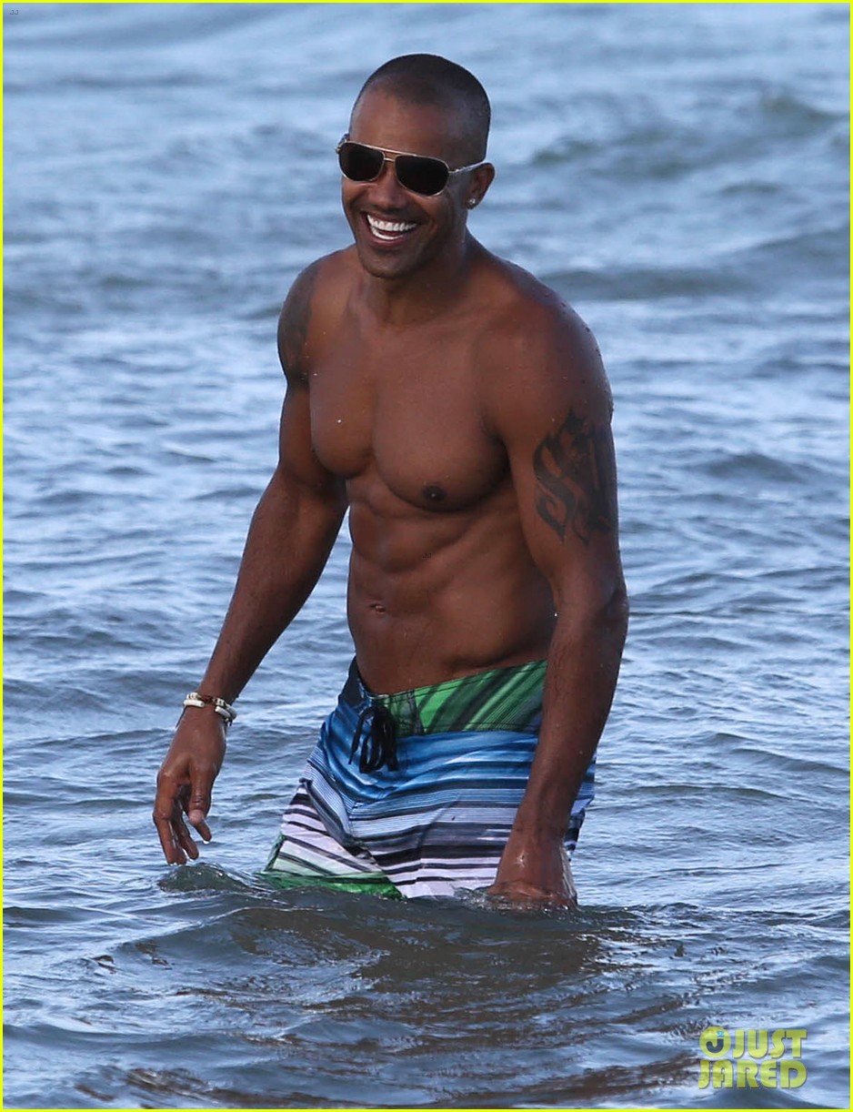 Shemar Moore Flaunts His Beach Body for Everyone to See 