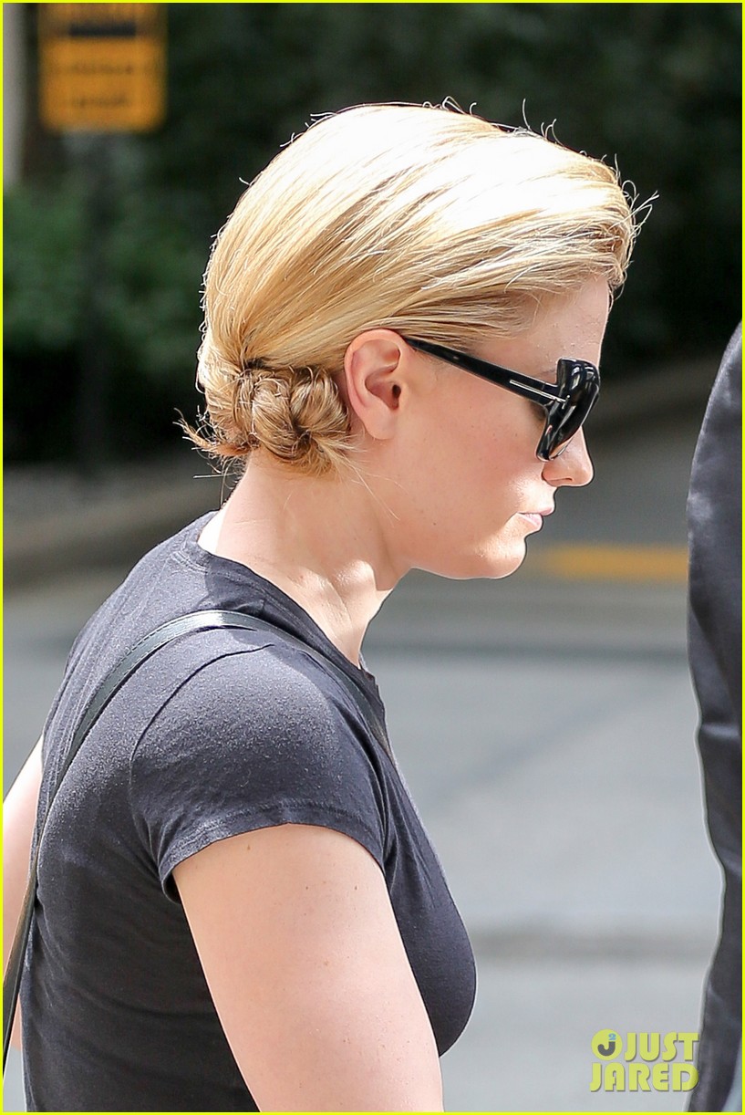 Anna Paquin Steps Out With Her New Blue Purple Hair Photo