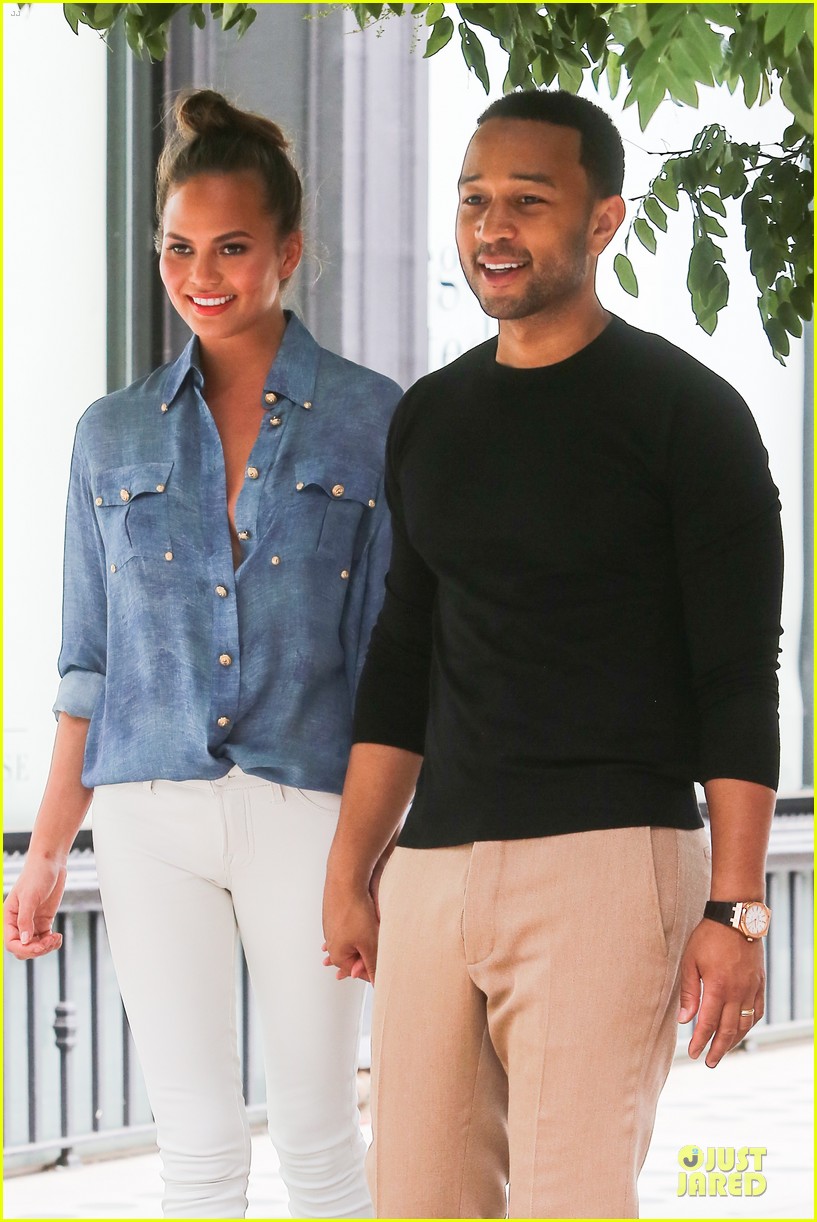 Chrissy Teigen Was Mistaken As Husband John Legend's High Class Hooker