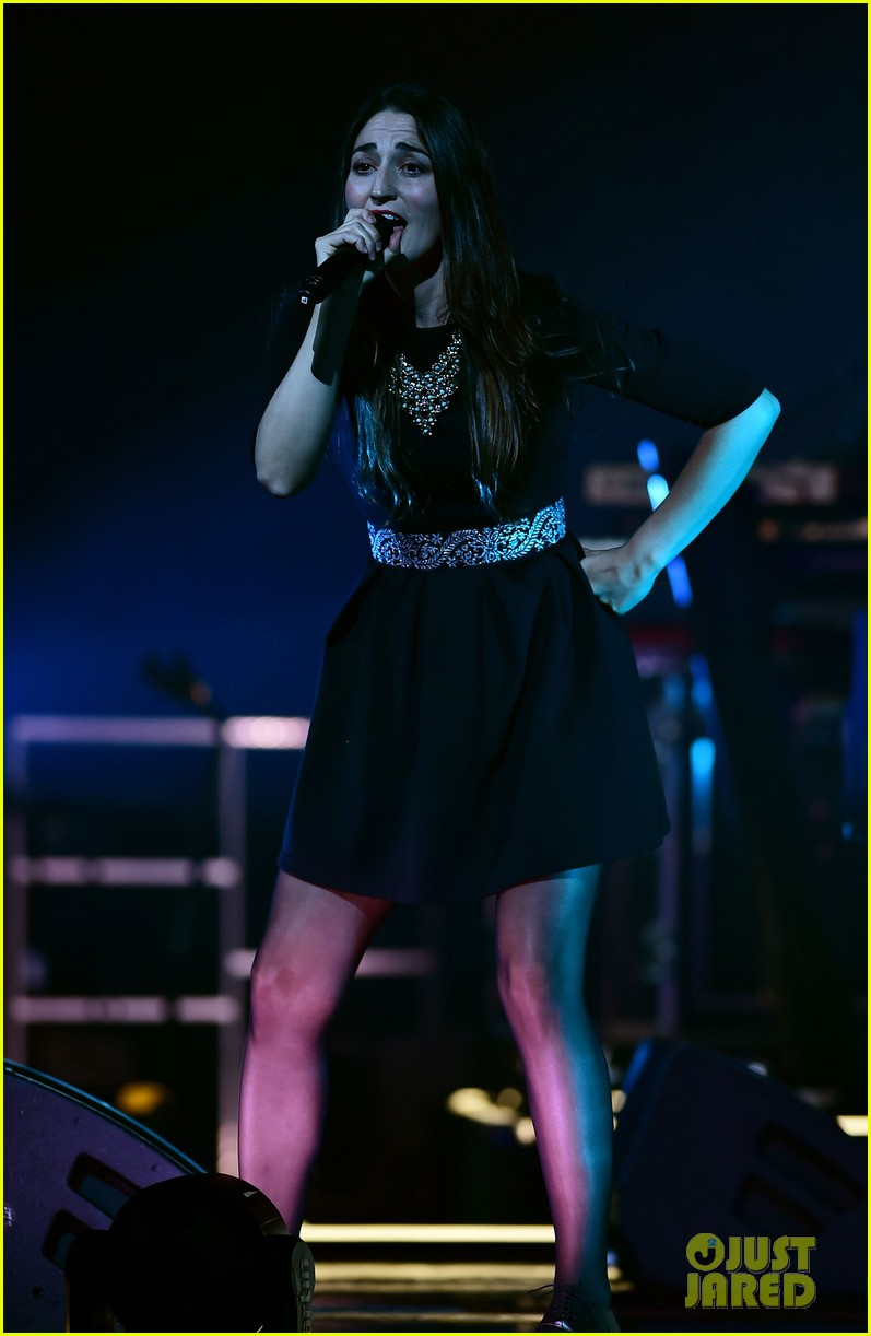 Sara Bareilles Wows the Crowd at Final 'Little Black Dress' Show Photo