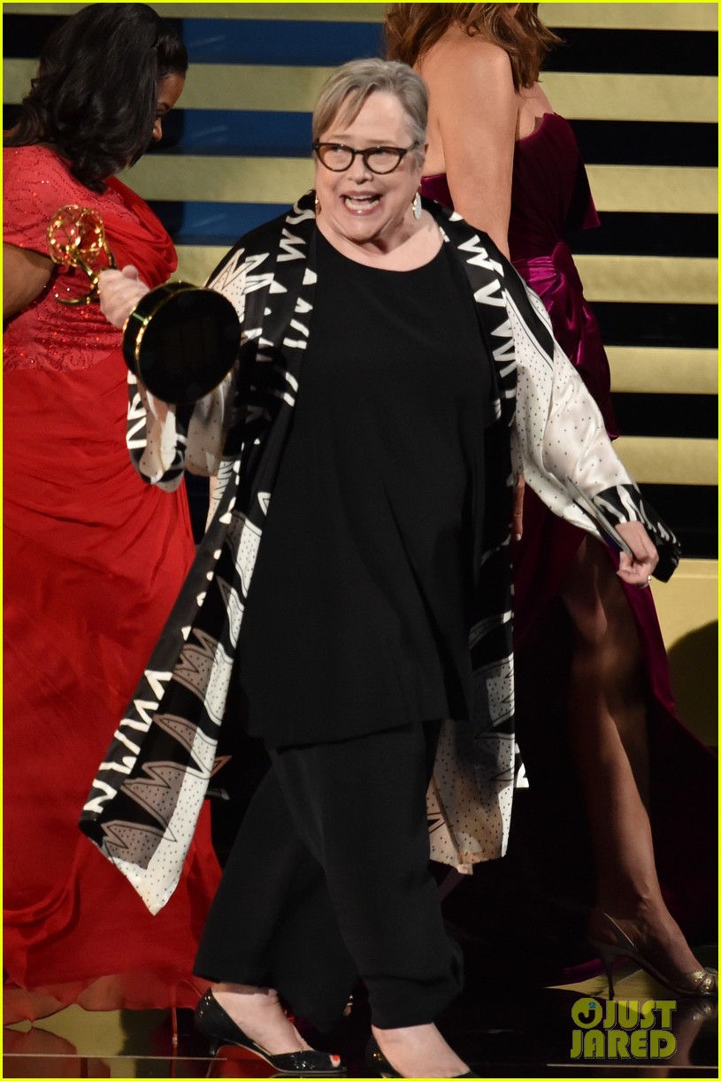 kathy-bates-was-shocked-to-win-at-emmys-2014-photo-3183742-2014