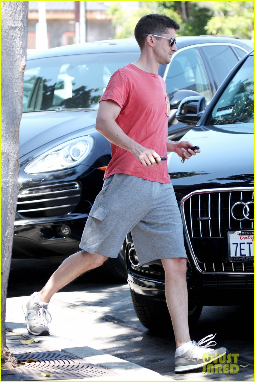 Topher Grace &amp; Susan Sarandon Work Out the Details of a