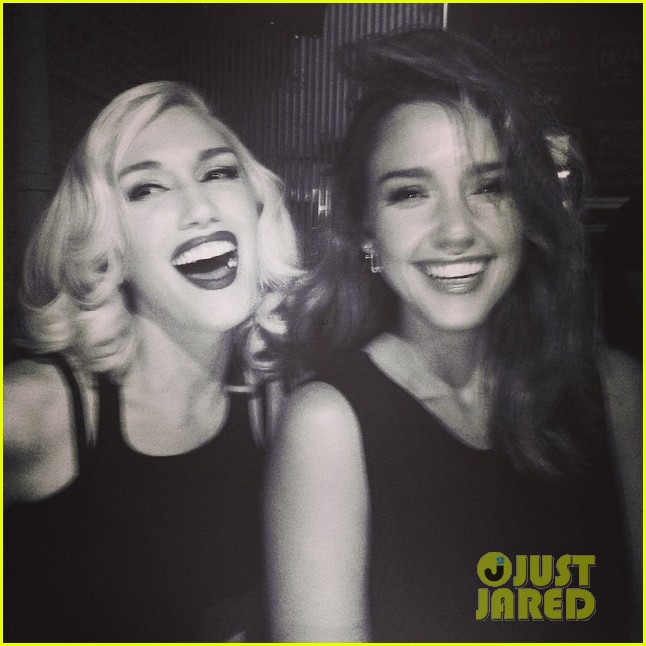 Jessica Alba Is Stoked To See Gwen Stefani Perform at Global Citizen