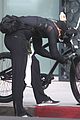 kellan lutz bikes to pilates class dinner 05