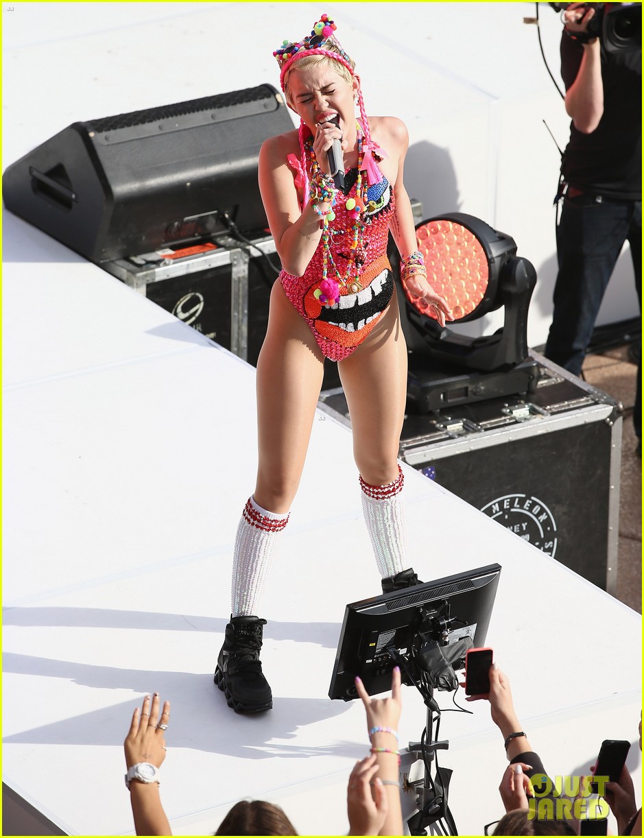 Miley Cyrus Super Bowl Halftime Show Full Miley Cyrus just shared the