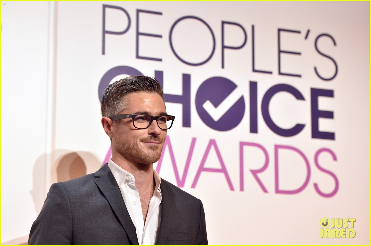 Anna Faris & Allison Janney Will Host People's Choice Awards 2015