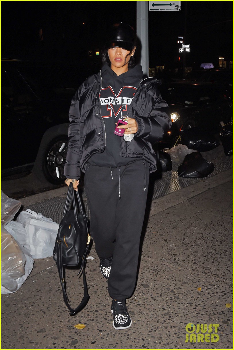 Rihanna Uses Video of Cute Little Girl to Describe Her Mood Photo