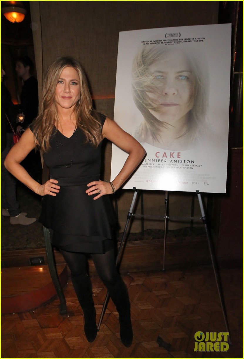 Jennifer Aniston & Selena Gomez Share Sweet Embrace at 'Cake' Party