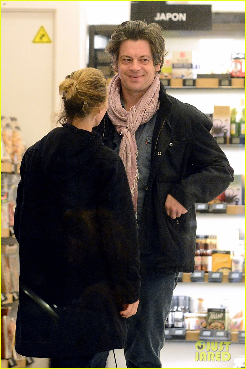 Vanessa Paradis Gets the Look of Love From Boyfriend Benjamin Biolay in Paris Photo 3252660 Vanessa Paradis Gets the Look of Love From Boyfriend Benjamin Biolay in Paris Photo 3252660