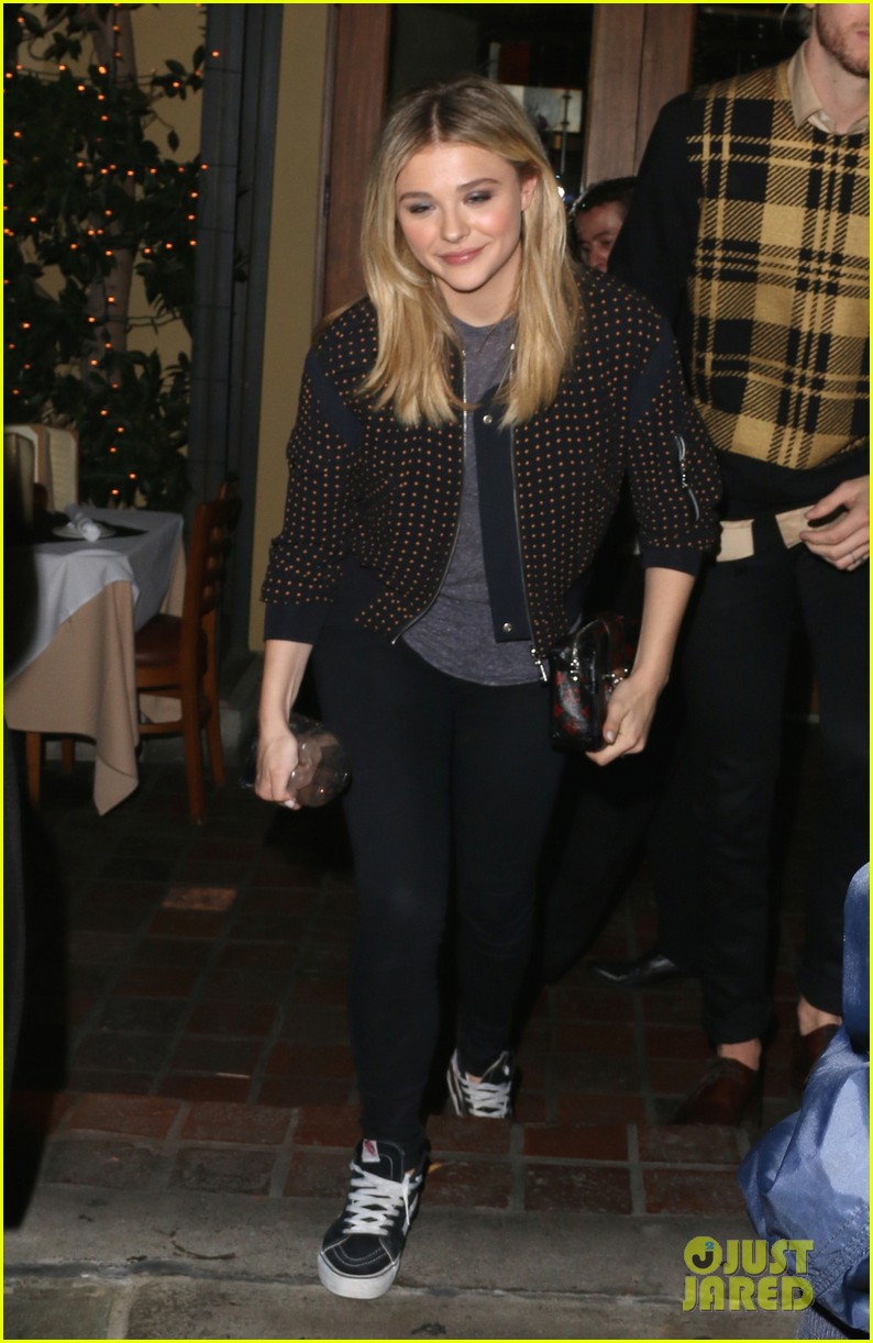Chloe Moretz Dines Out At Ago After People's Choice Win: Photo 3275161