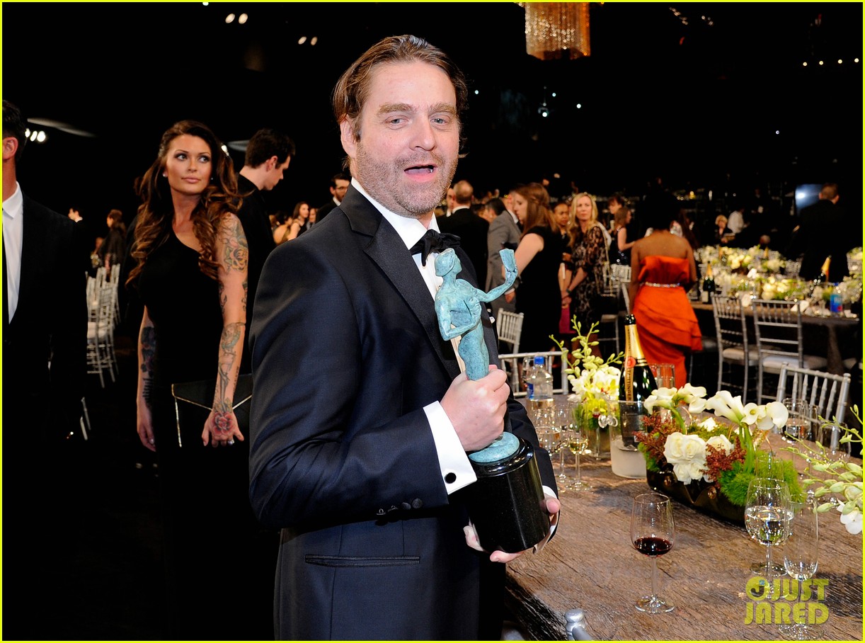 Zach Galifianakis Looked Unrecognizable at the SAG Awards Photo