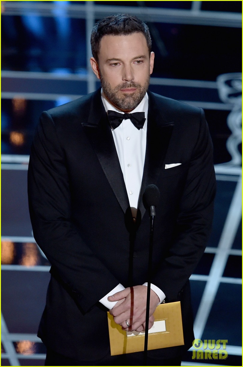 Ben Affleck Presents Best Director Award at Oscars 2015 Photo 3311252