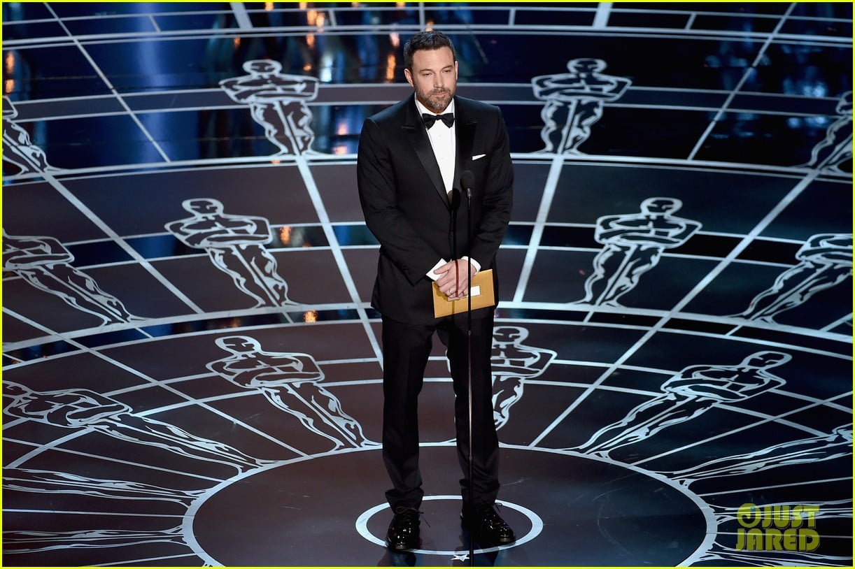Ben Affleck Presents Best Director Award at Oscars 2015 Photo 3311255