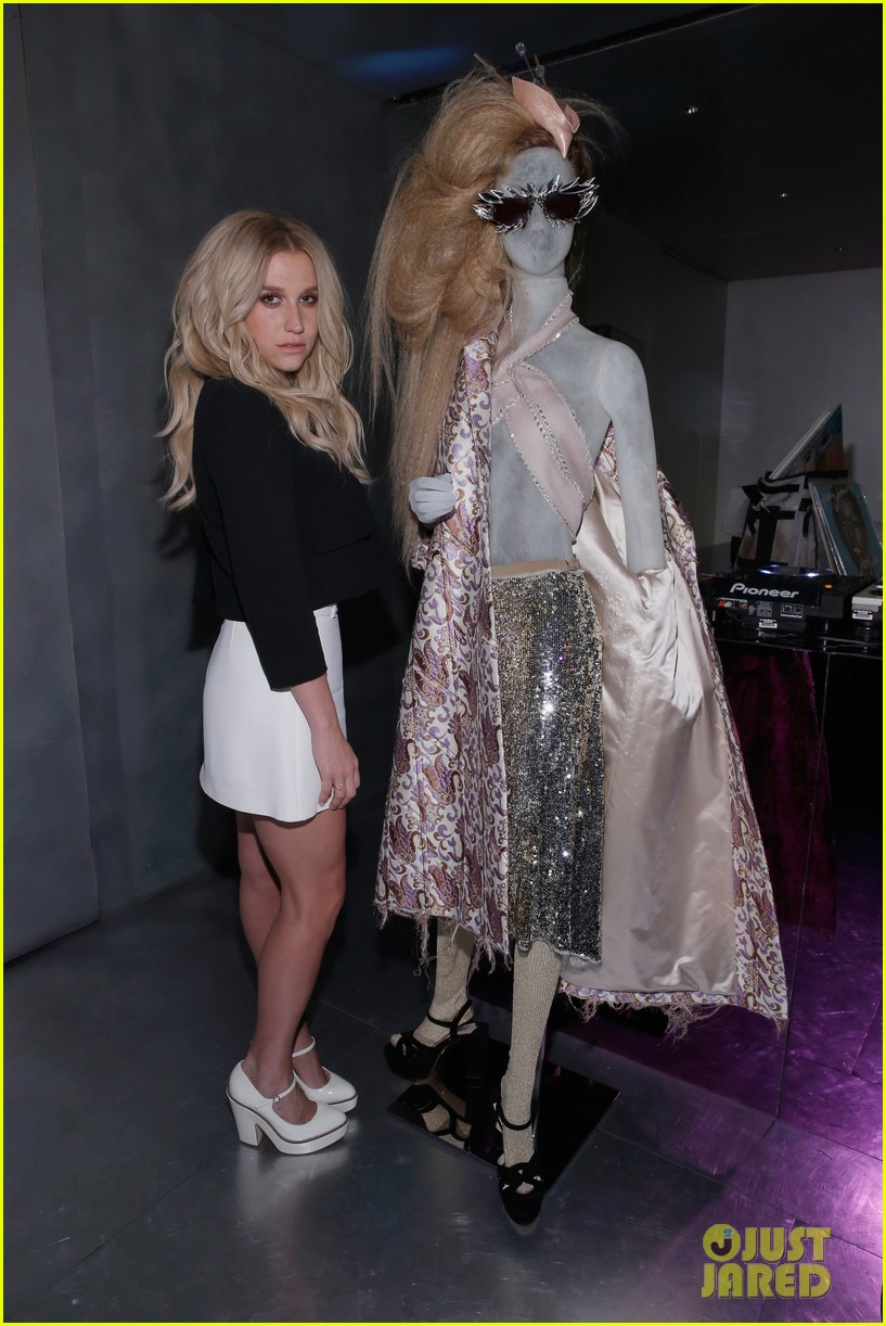 Kesha Steps Up Her Style for New York Fashion Week Shows!: Photo