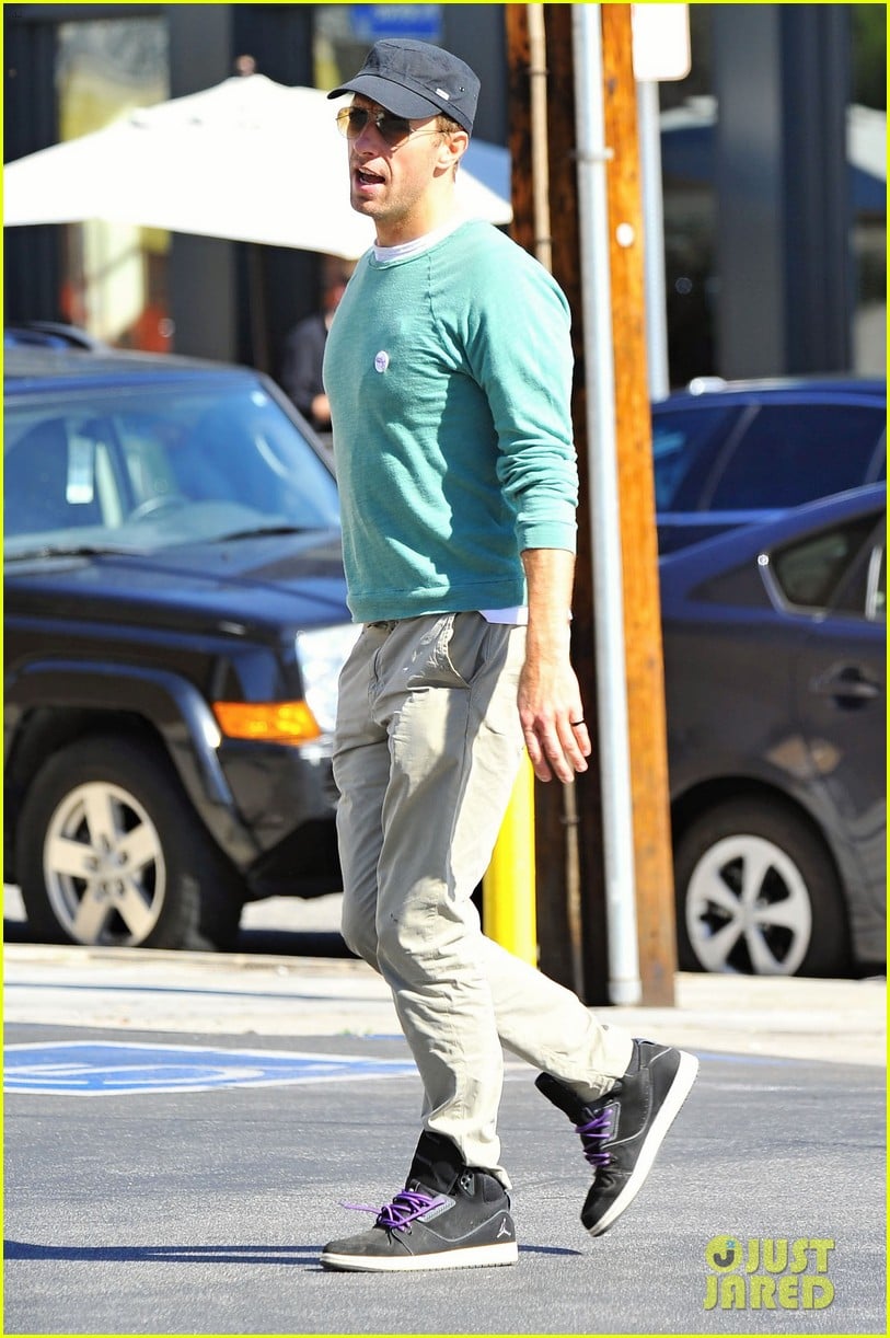 chris martin nike shoes