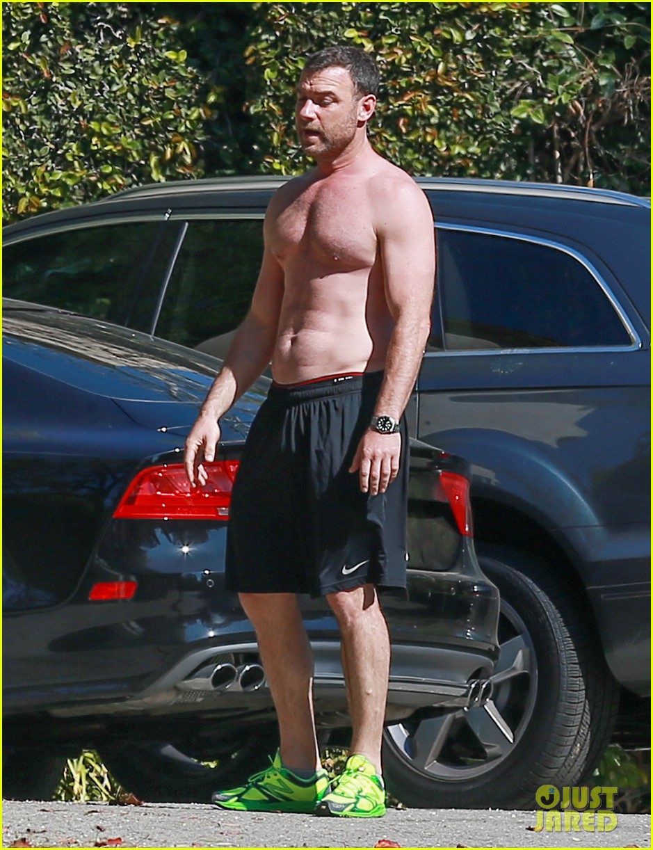 Liev Schreiber Shows Off His Shirtless Ray Donovan Body 