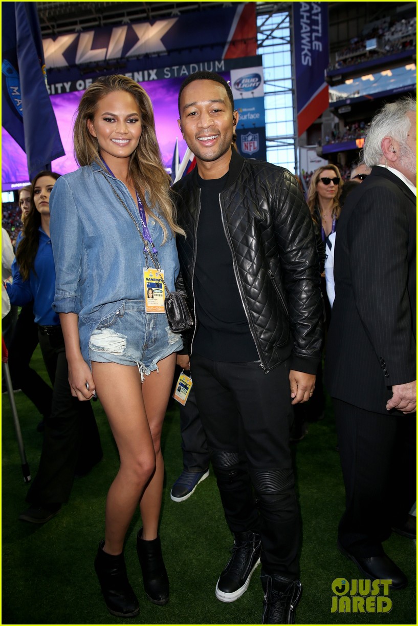 Chrissy Teigen John Legend Enjoy The Super Bowl 2015 After His Big Performance Photo 3294162 2015 Super Bowl Chrissy Teigen John Legend Pictures Just Jared