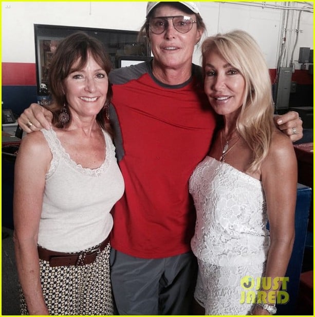 Bruce Jenner Poses with Two Ex-Wifes in New Photo!: Photo 3358646
