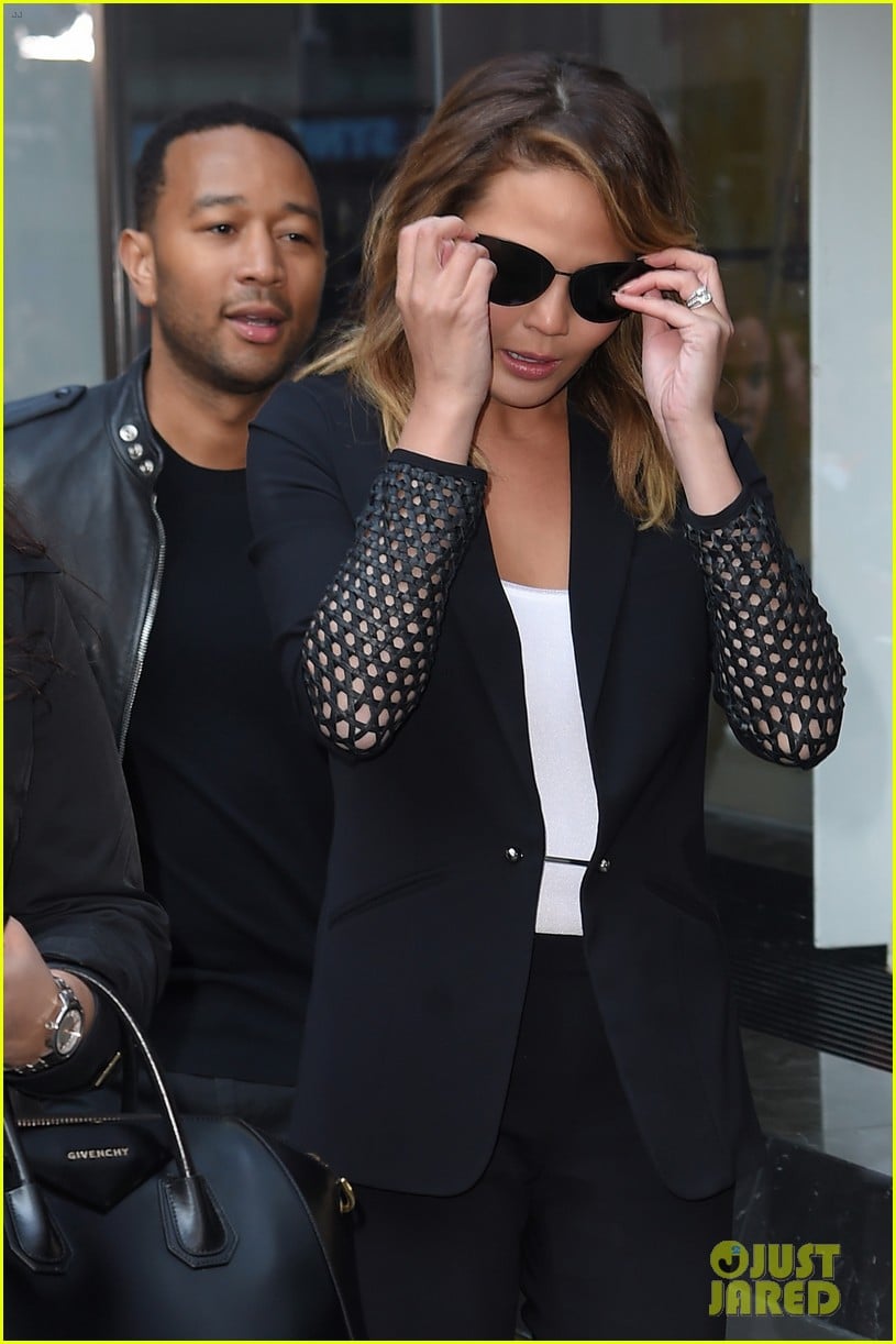 Chrissy Teigen John Legend S Dogs Get Married See Cute Wedding Video Photo 3339386 Chrissy Teigen John Legend Pictures Just Jared