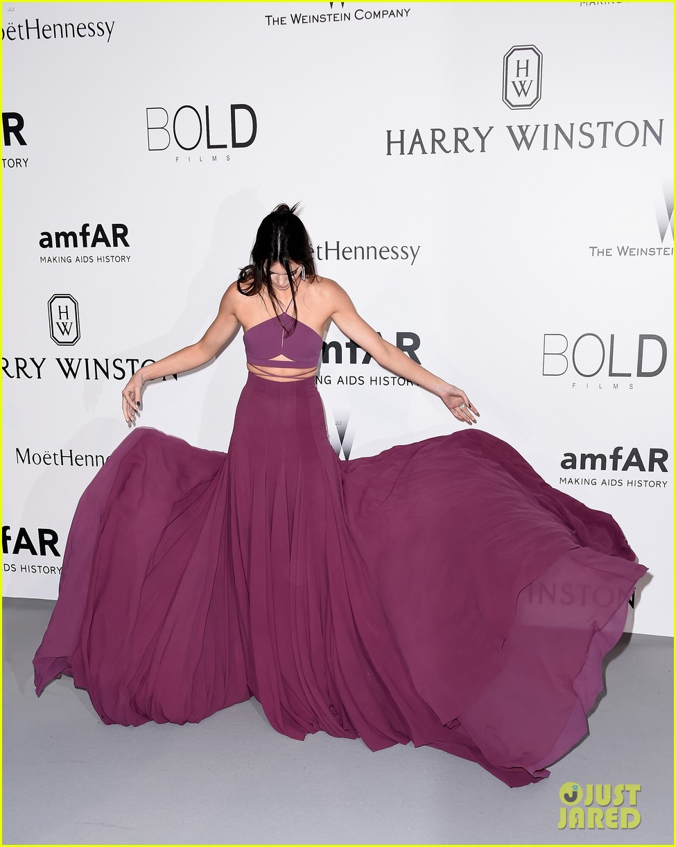 Kendall Jenner & Gigi Hadid Glam Up for amfAR's Cannes Gala: Photo
