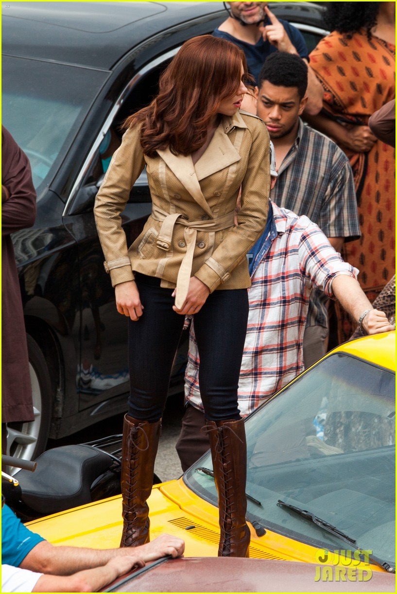 Scarlett Johansson On Captain America Civil War Set First