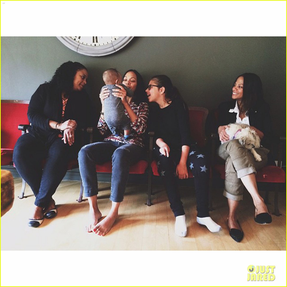 Zoe Saldana's Twin Boys Are Beyond Adorable Watching Her!: Photo