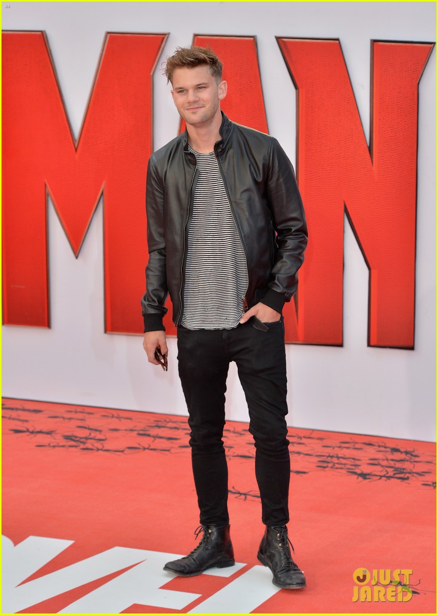 Paul Rudd Suits Up to Premiere 'AntMan' in London Photo 3411234