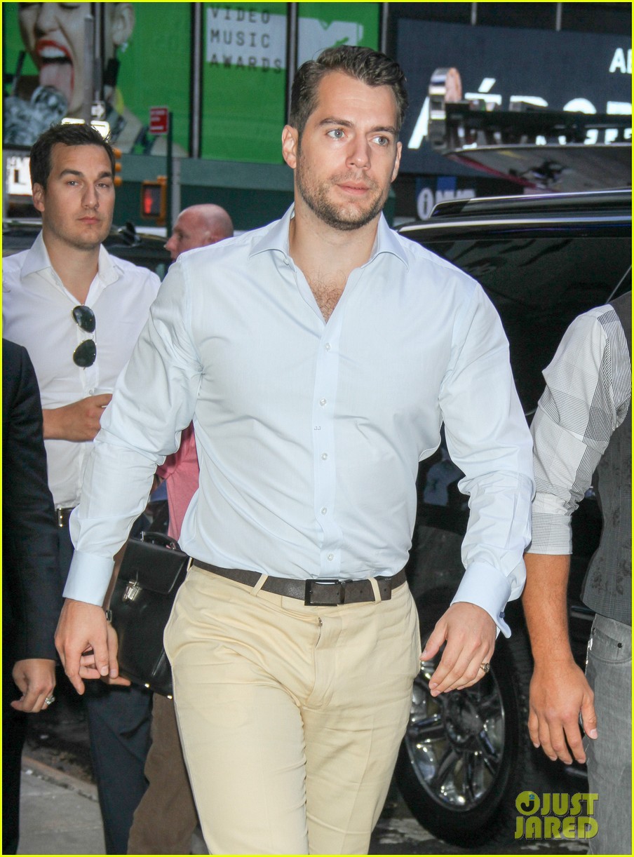Henry Cavill seen out in NYC 8/10 Lipstick Alley