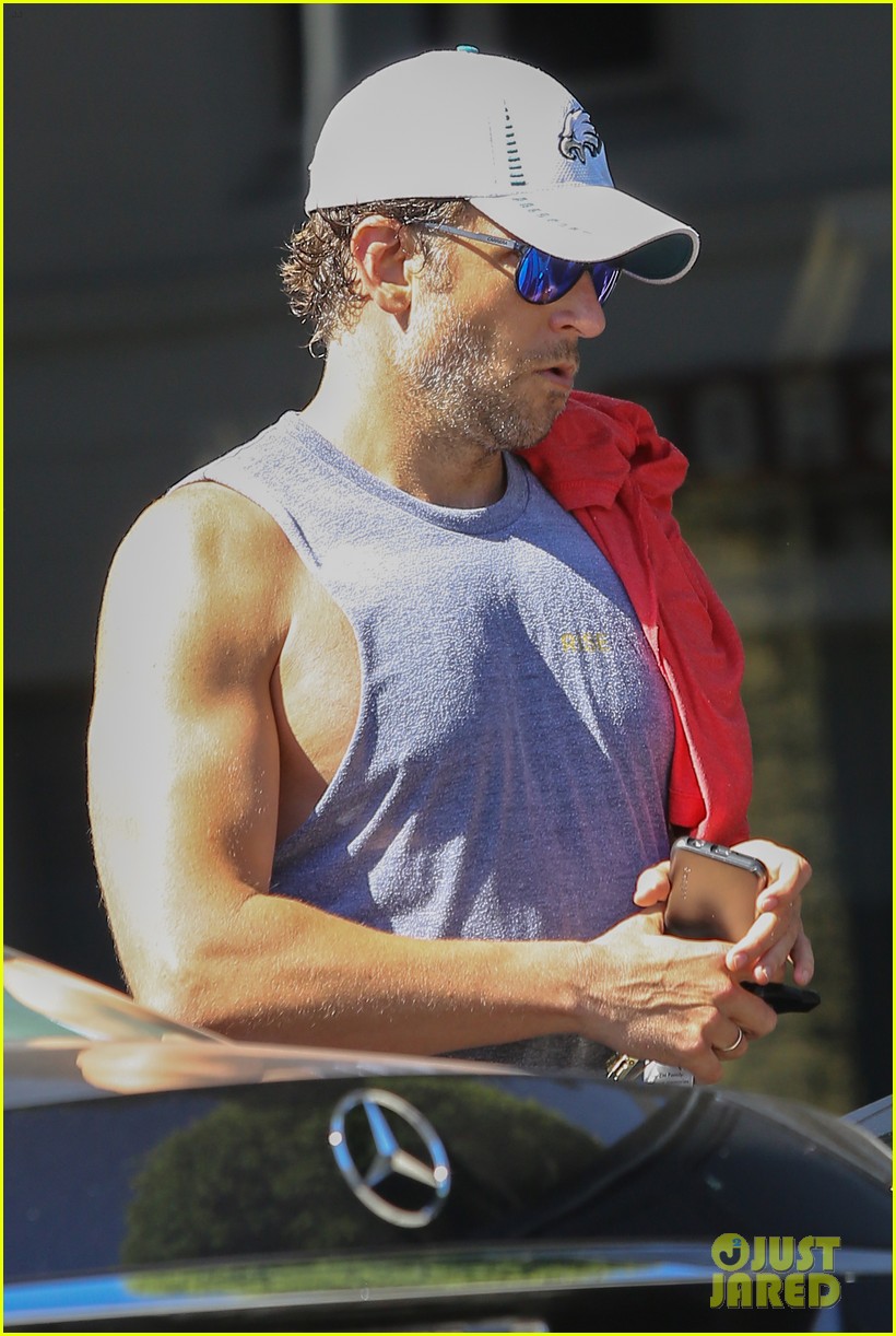 Bradley Cooper Looks Insanely Buff After His Workout
