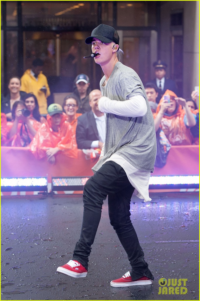 Justin Bieber Debuts Platinum Blonde Hair At Today Show Videos