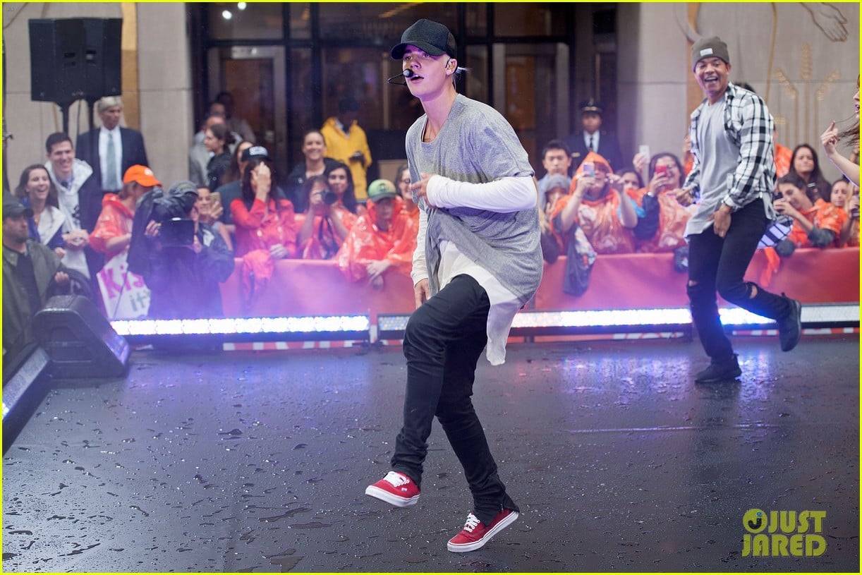 Justin Bieber Debuts Platinum Blonde Hair At Today Show Videos