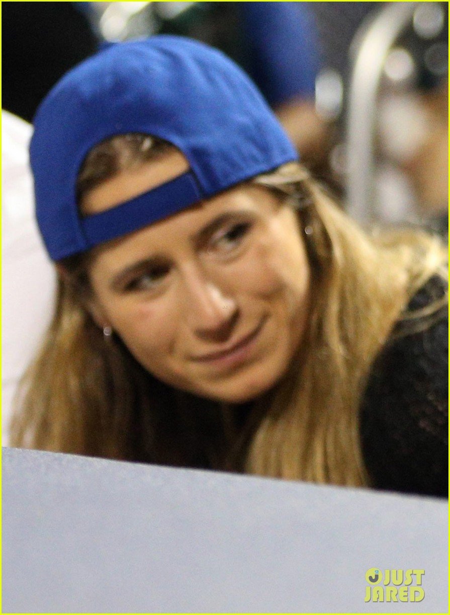 Ed Sheeran Watches a Mets Game with Pal Cherry Seaborn Photo 3452383