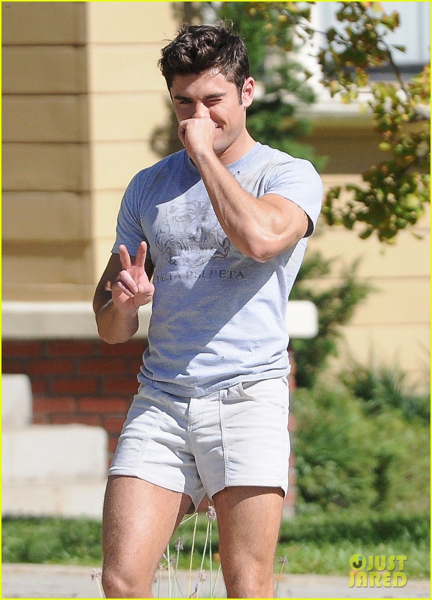 Zac Efron Wears Short Shorts for 'Neighbors 2' Filming!: Photo 3491993