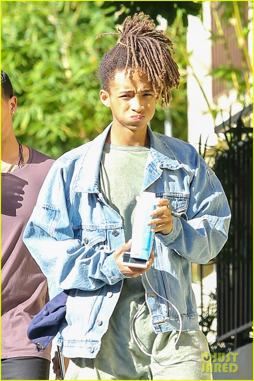 Jaden Smith Downs Boxed Water While Out with Friends Photo 3480553 Jaden Smith Pictures