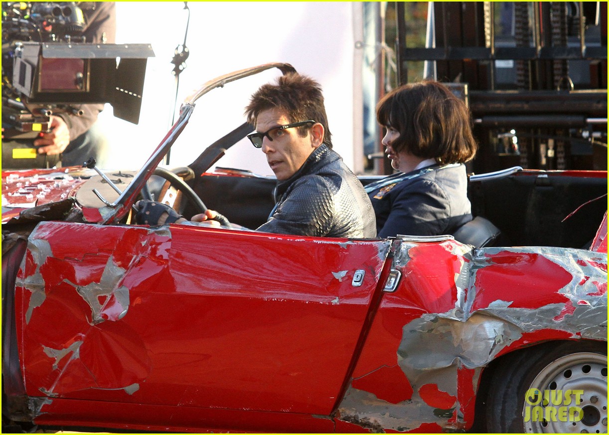 Ben Stiller Films a Car Crash Scene for 'Zoolander 2' in NYC Photo