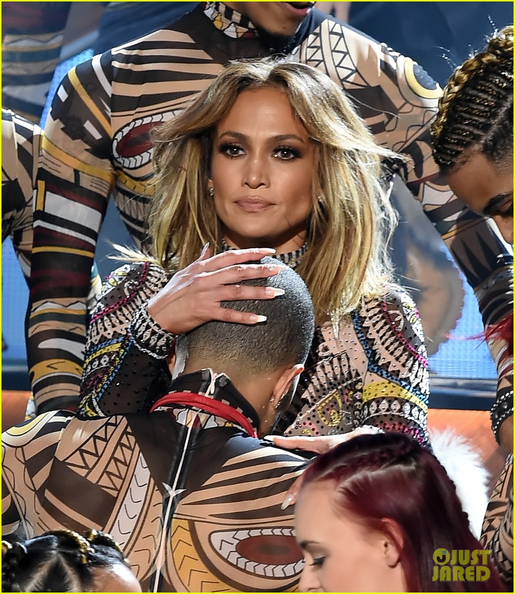 Jennifer Lopez Dances to 2015’s Biggest Songs for AMAs Opening (Video) Photo 3514711 2015