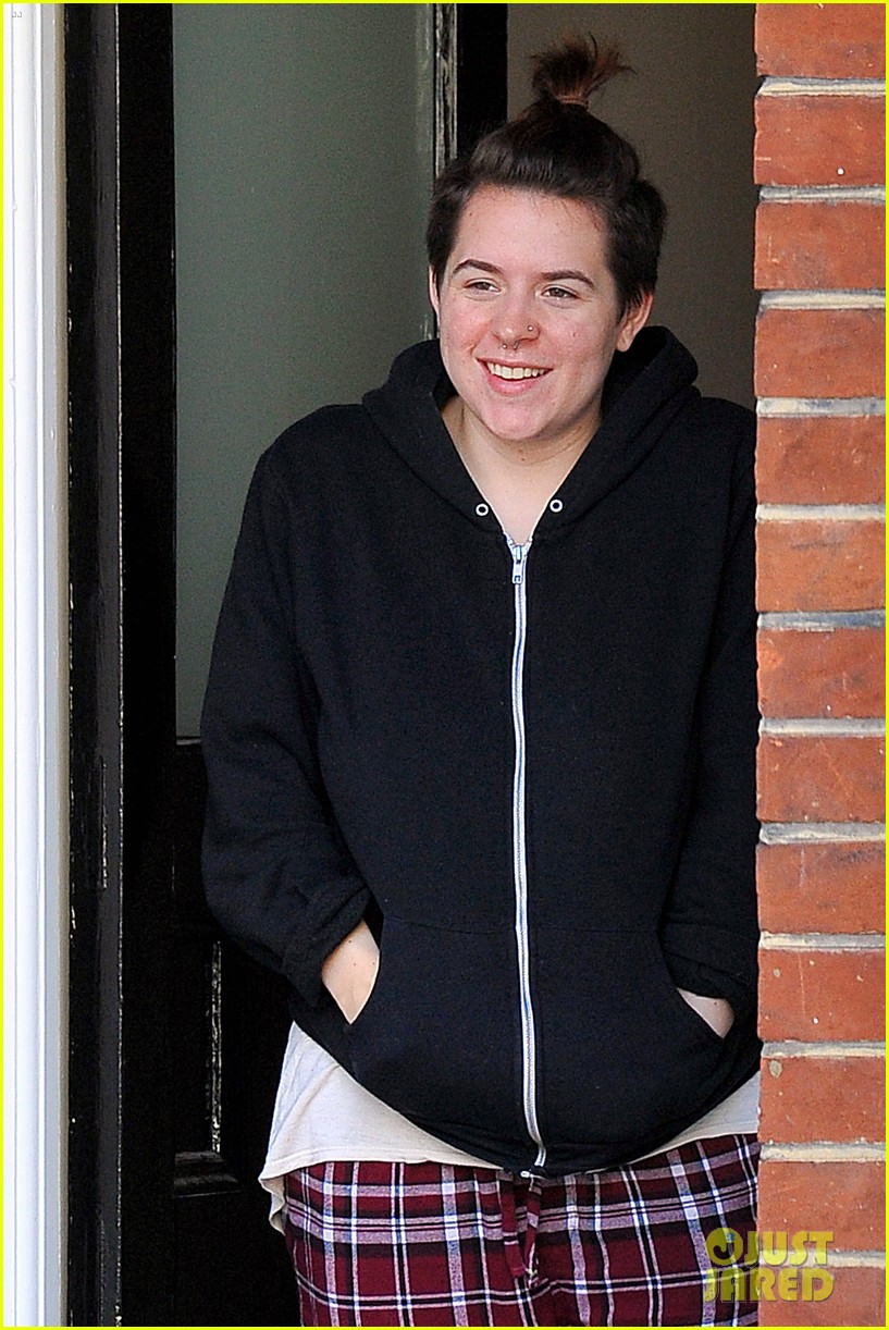 Isabella Cruise Makes A Rare Appearance in Her Pajamas!: Photo 3519378