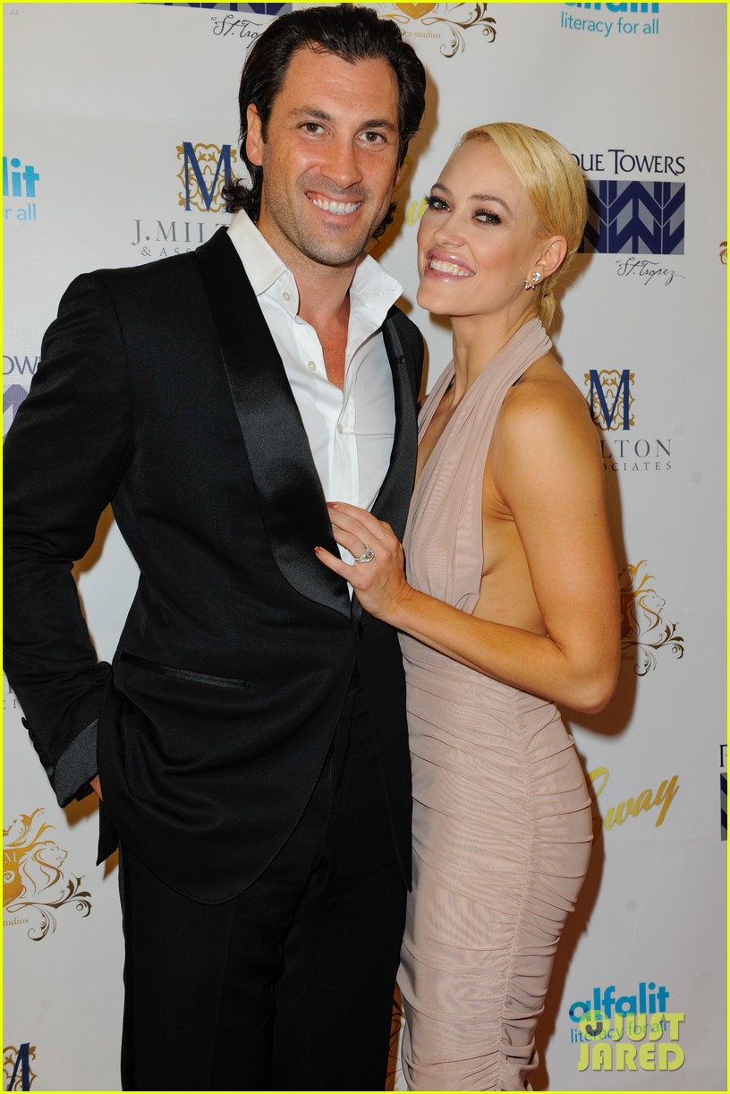 Peta Murgatroyd & Maksim Chmerkovskiy Are Engaged See Her Huge Ring