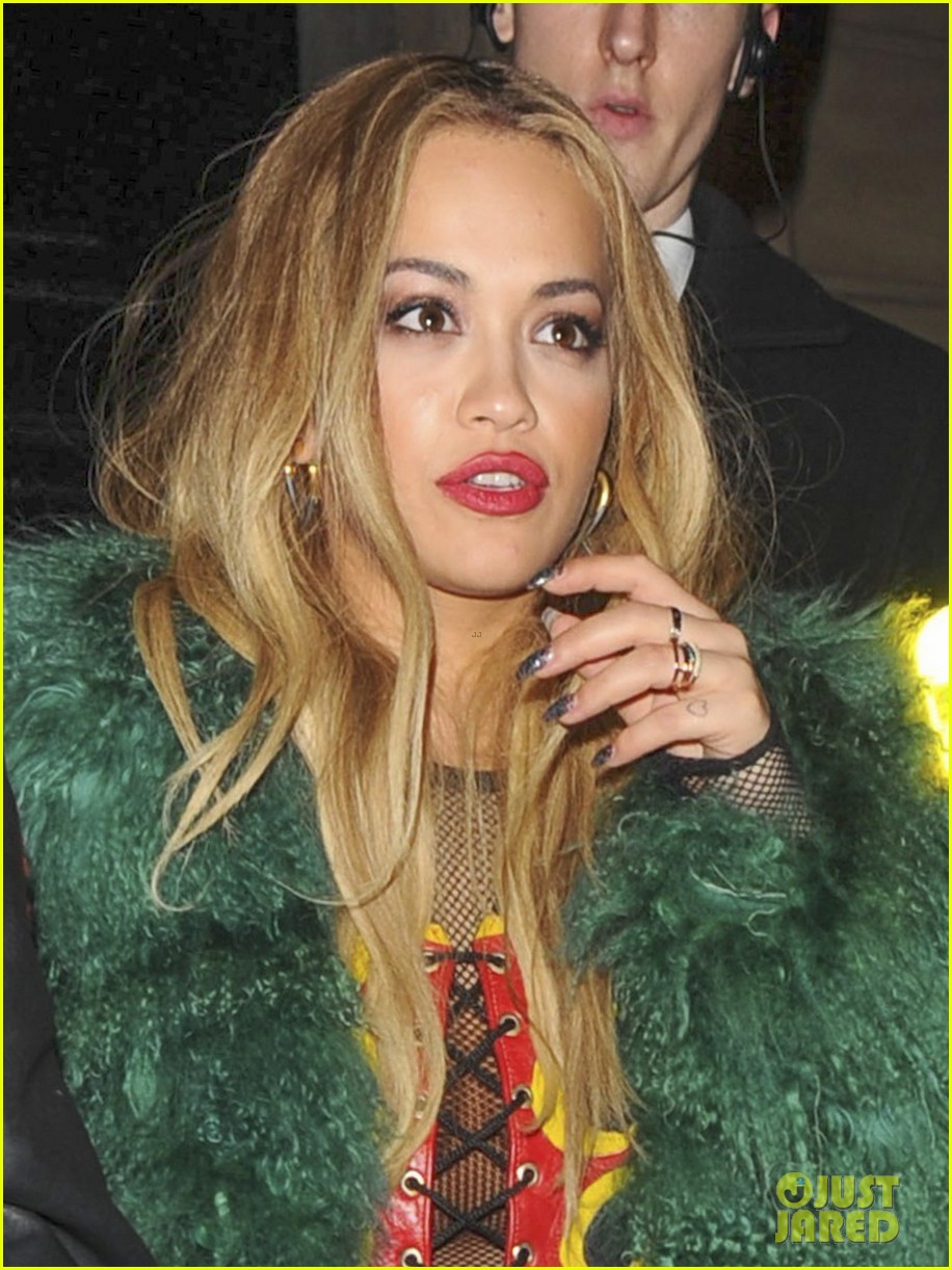 Rita Ora Looks Smokin' Hot For Her Latest Elle Magazine Spread: Photo