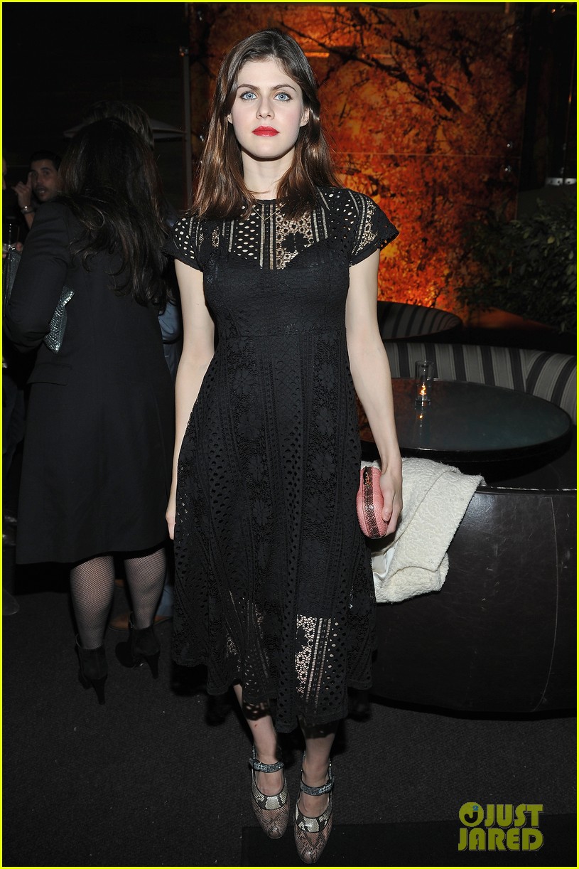 Katie Holmes & Alexandra Daddario Ring In Golden Globes Weekend at Kelly Klein's Party! Photo