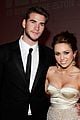 miley cyrus liam hemsworth kiss new years eve australia 01