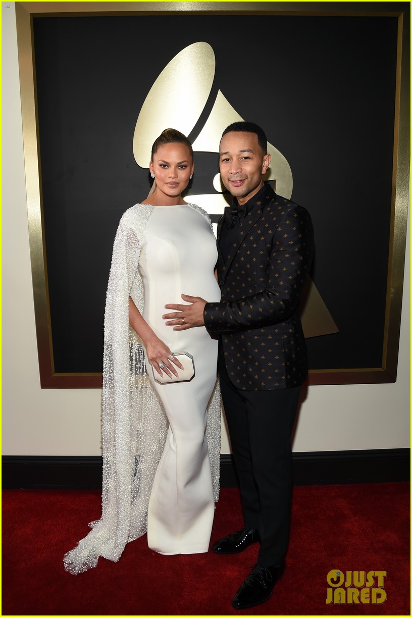 John Legend Holds Pregnant Chrissy Teigen S Baby Bump On Grammys 2016 Red Carpet Photo 3579558 2016 Grammys Chrissy Teigen Grammys John Legend Pictures Just Jared