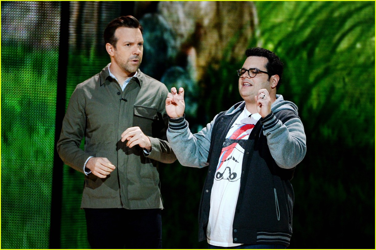 Will & Josh Gad Are Funny Guys at Kids Choice Awards 2016 Photo