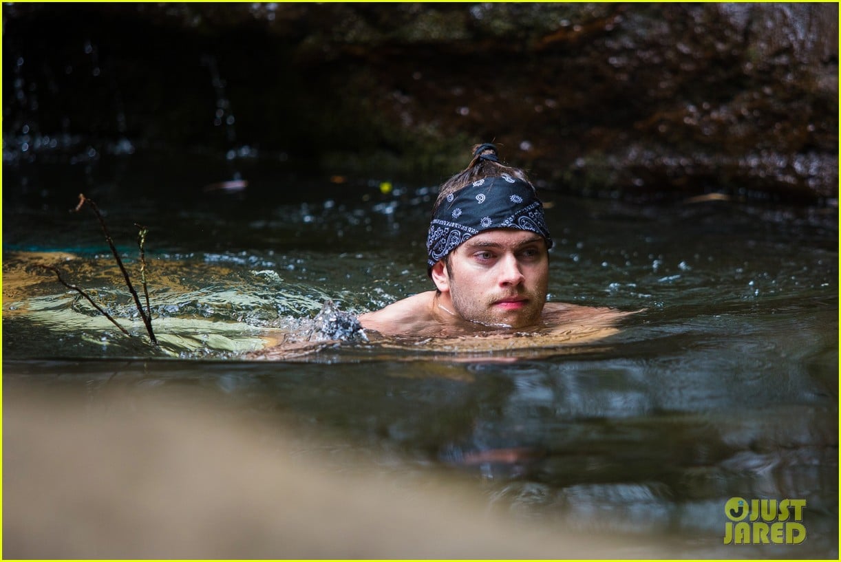 The Bold and the Beautiful's Pierson Fode Shows His Ripped Shirtless