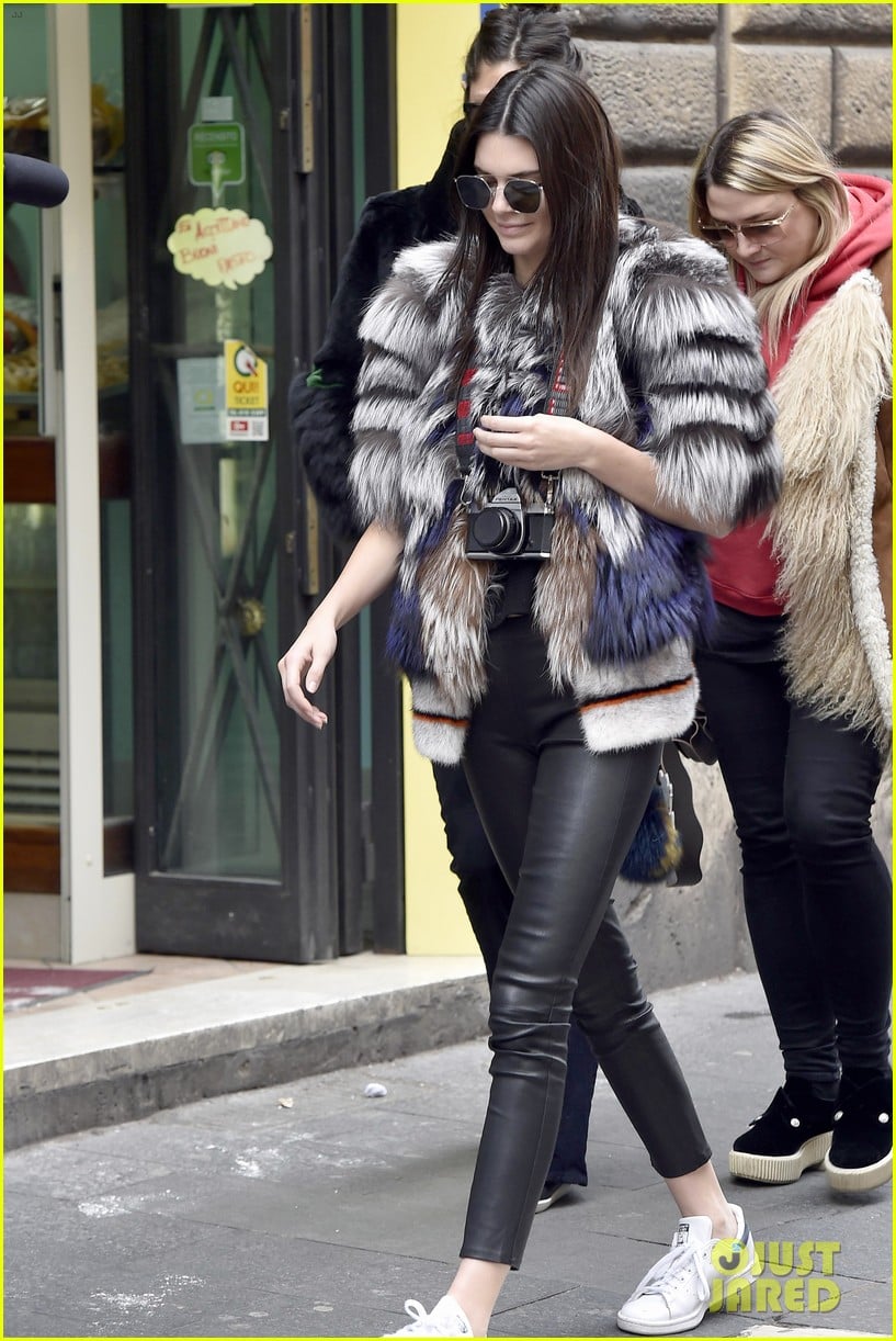 Kendall Jenner Takes Her Film Camera to Rome Photo 3602510 Kendall