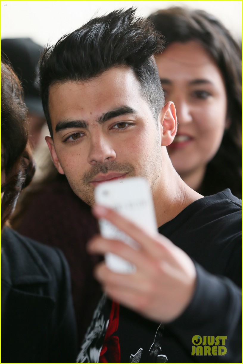 Dnce Performs Cover Of Selena Gomez Hands To Myself At Bbc S Live Lounge Photo 3637193 Cole Whittle Dnce Jack Lawless Jinjoo Lee Joe Jonas Pictures Just Jared dnce performs cover of selena gomez hands to myself at bbc s live lounge photo 3637193 cole whittle dnce jack lawless jinjoo lee joe jonas pictures just jared